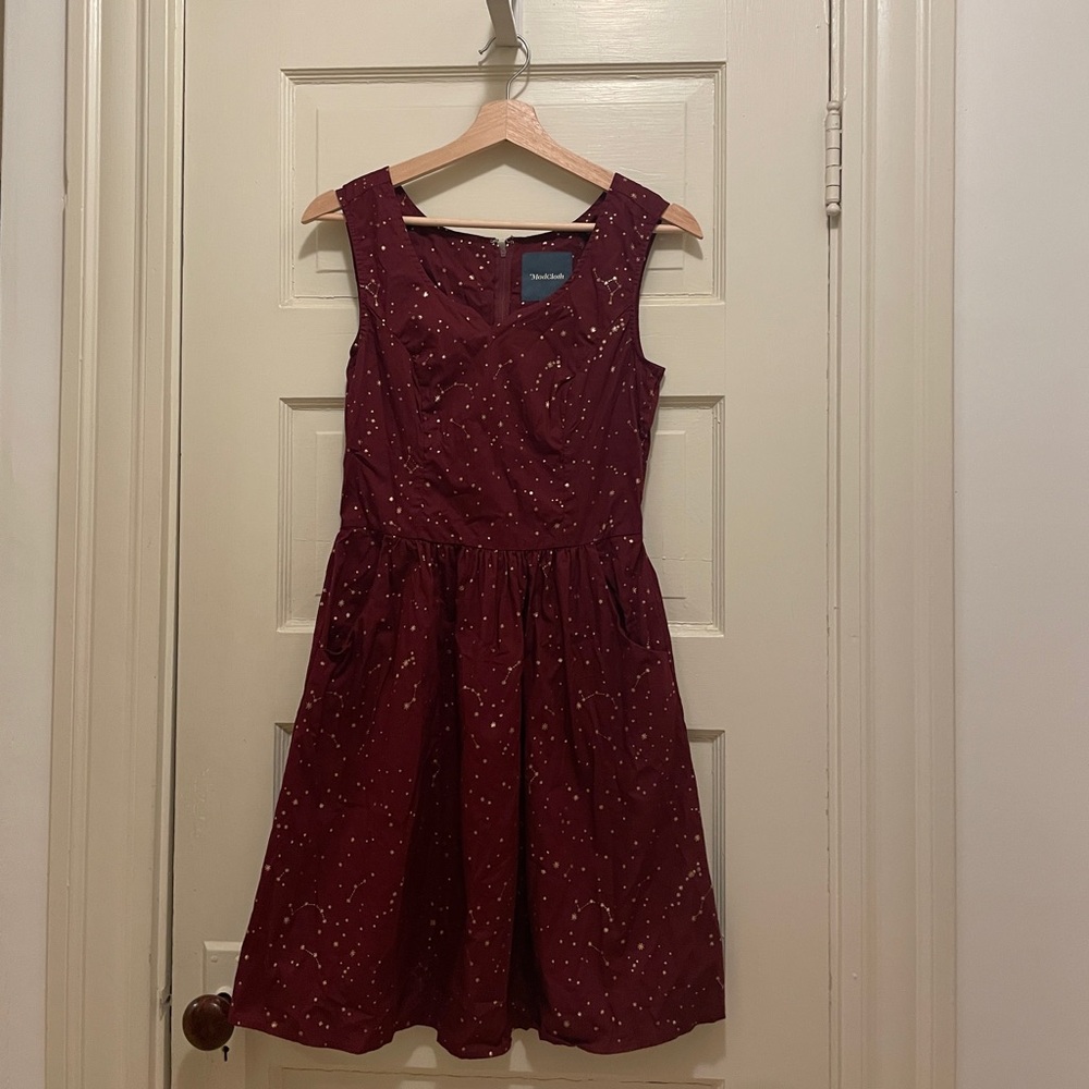 100% Cotton Modcloth Burgundy Constellation Dress - Picture 4 of 9
